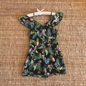 Girls Forever 21 romper. Off the shoulder sleeves